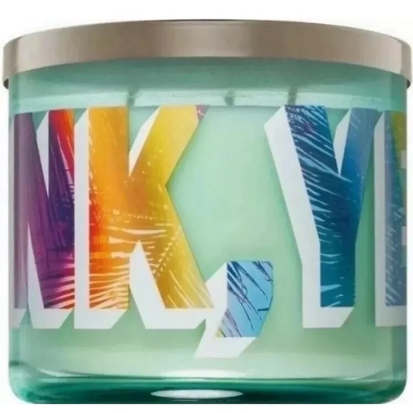 PINK Victoria secret Fragrance 3 Wick Candles 🕯 - Picture 6 of 7